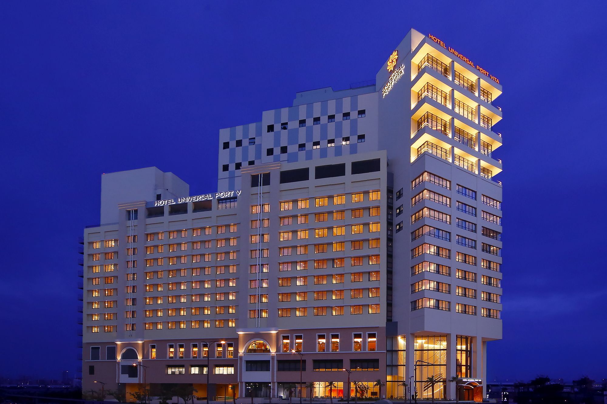 אוסקה Hotel Universal Port Vita מראה חיצוני תמונה